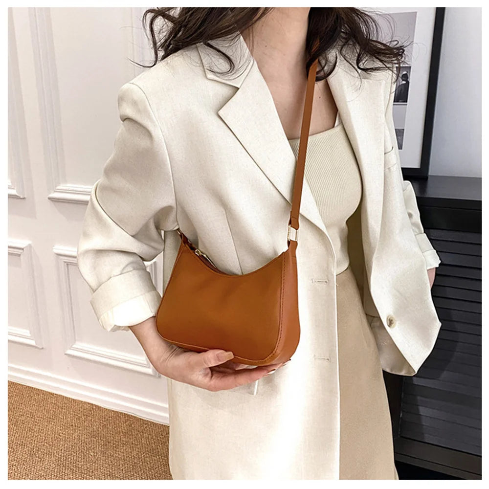 A Fashionable WOMEN'S Bag Underarm Bag for Sale A Fashionable WOMEN'S Bag Underarm Bag for Sale