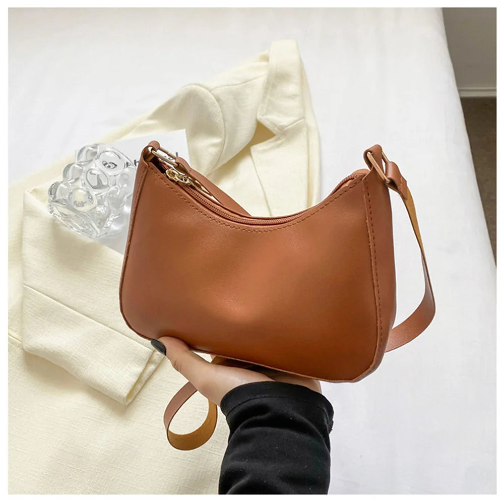 A Fashionable WOMEN'S Bag Underarm Bag for Sale