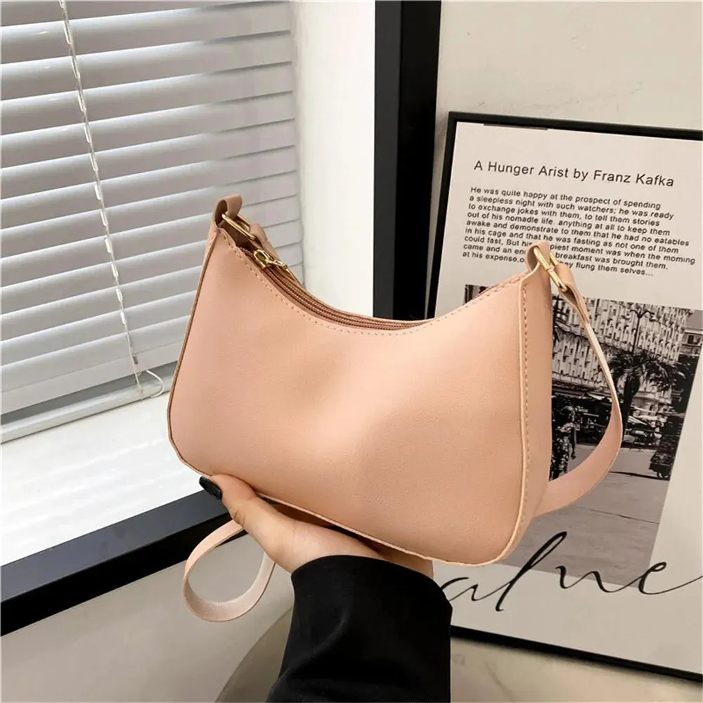 A Fashionable WOMEN'S Bag Underarm Bag for Sale A Fashionable WOMEN'S Bag Underarm Bag for Sale