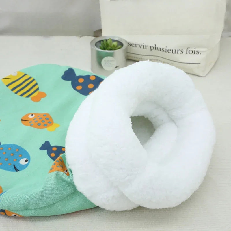 Comfortable Cat Sleeping Bag Soft Cat Bed Warm Closed Cat Bed Funny Tunnel Pet Nest Lovely Nest for Cats 2.5-7kg Pet Supplies