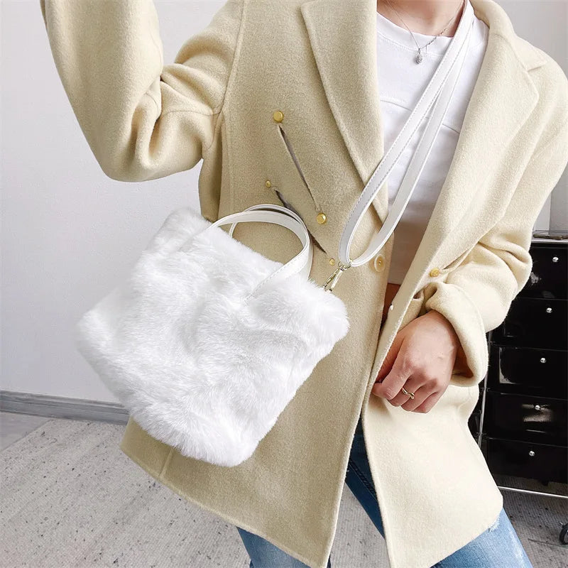 2023 NEW Womens Bag Trend Crossbody Bags Luxury Designer Plush Faux Fur Shopper Female Handbag Furry Shoulder Tote Cute Purses